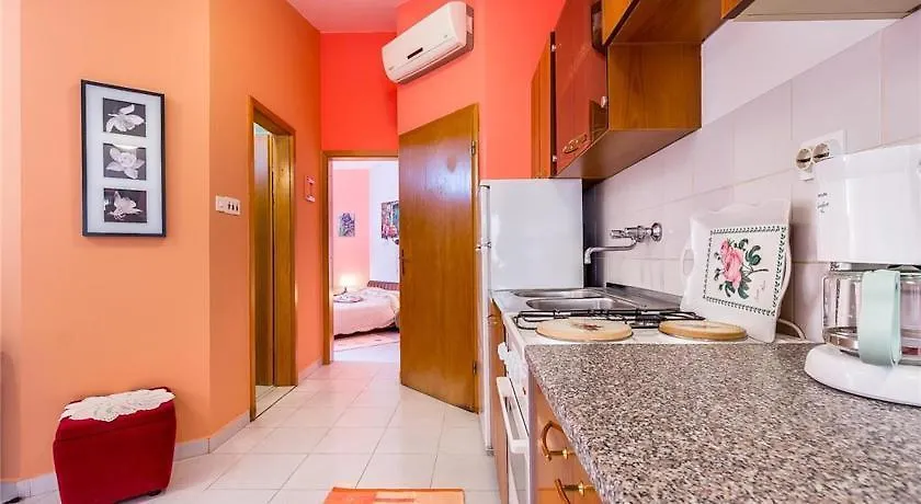 Apartments Bardak Ližnjan
