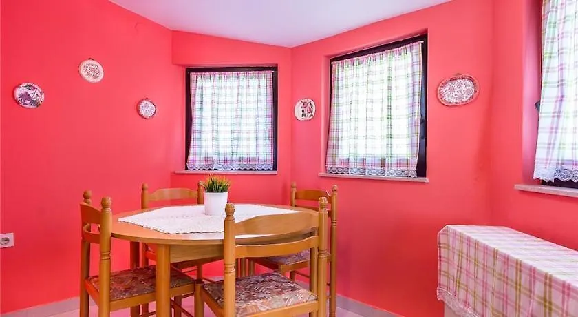 Apartments Bardak Ližnjan
