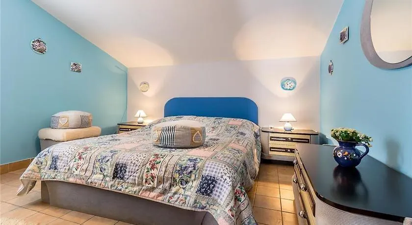 Apartments Bardak Ližnjan