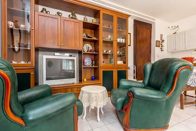 Apartments Bardak Ližnjan