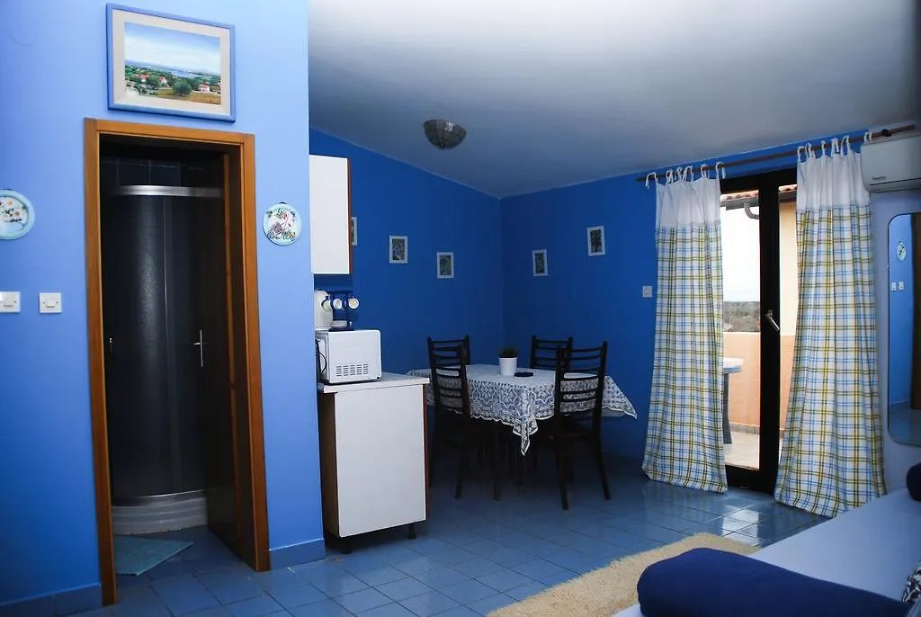 Apartments Bardak Ližnjan