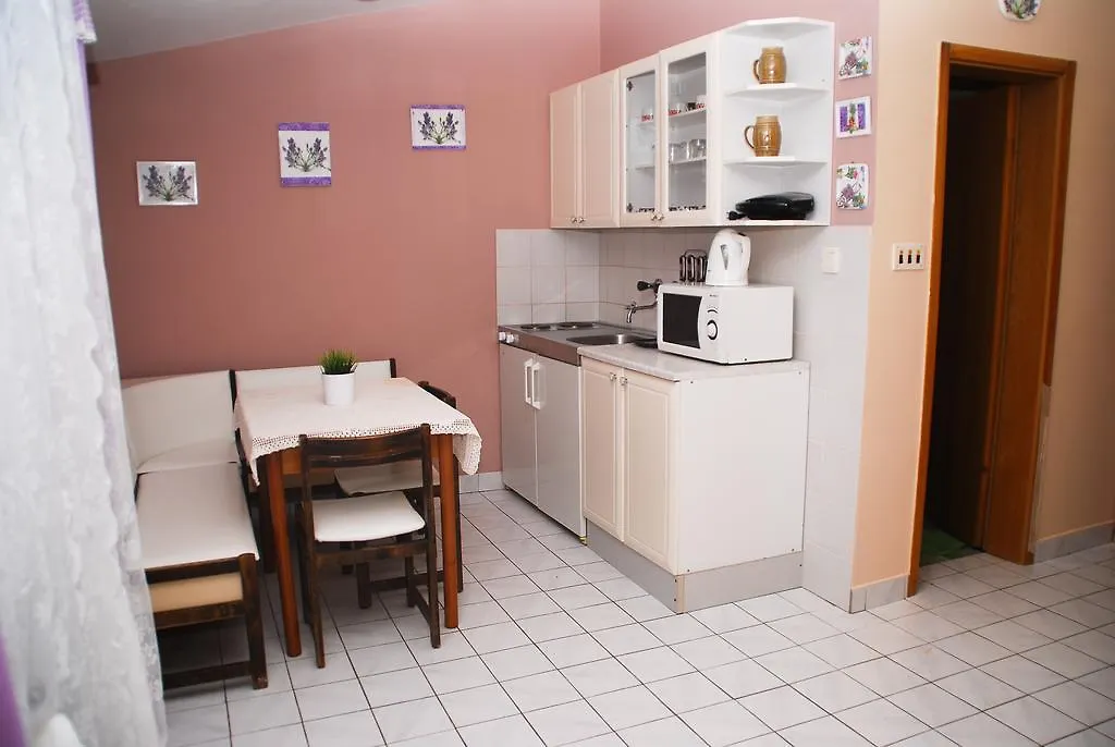 Apartments Bardak Ližnjan Kroatien